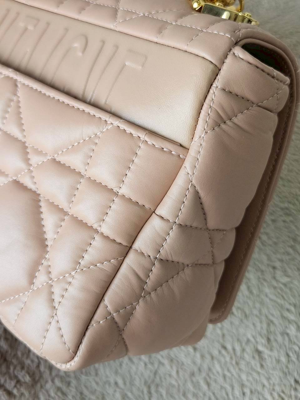 Dior caro medium