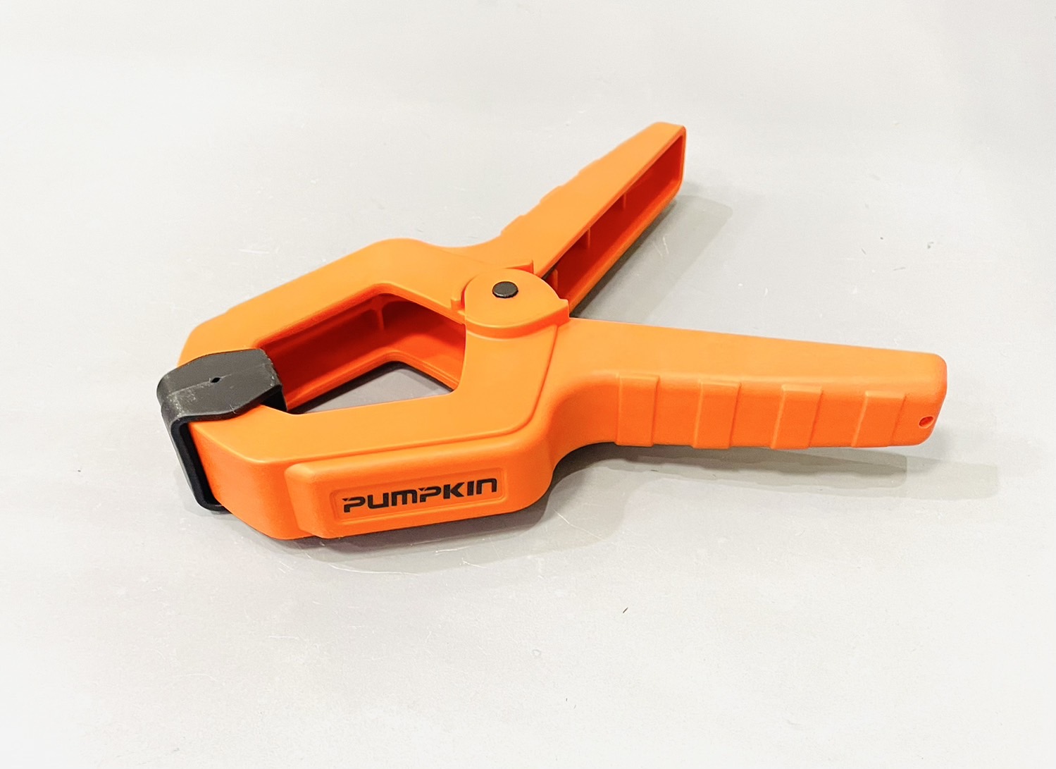 คีมหนีบพลาสติกแบบสปริง 3" พัมคิน