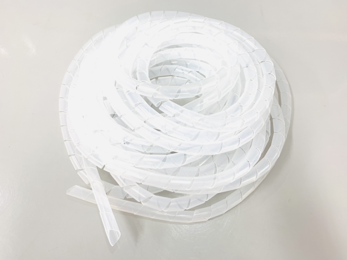 ไส้ไก่ สีขาว (สำหรับเก็บสายไฟ)