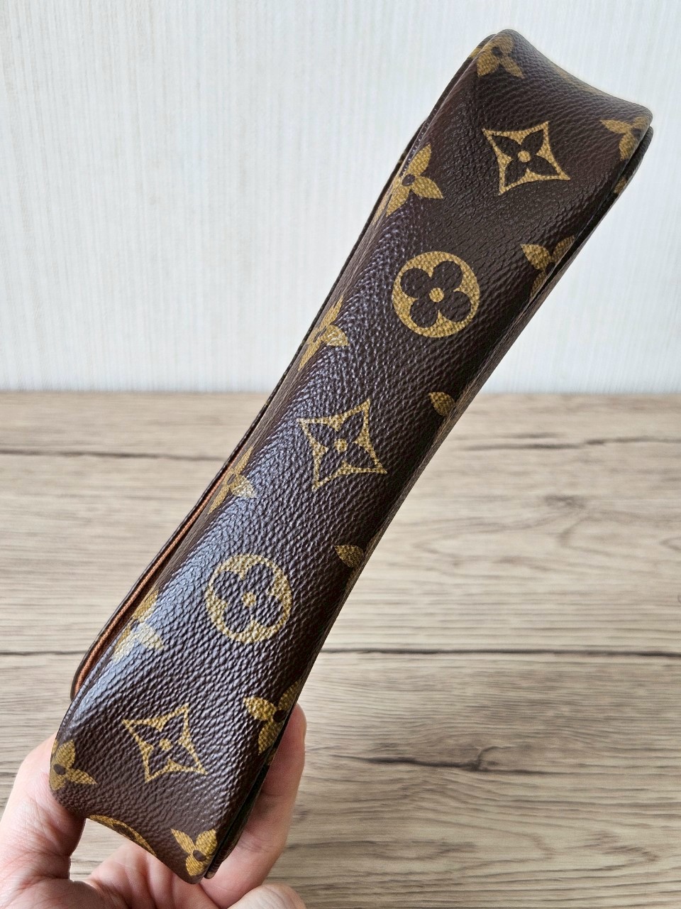 LV Woc Ivy Monogram Microchip