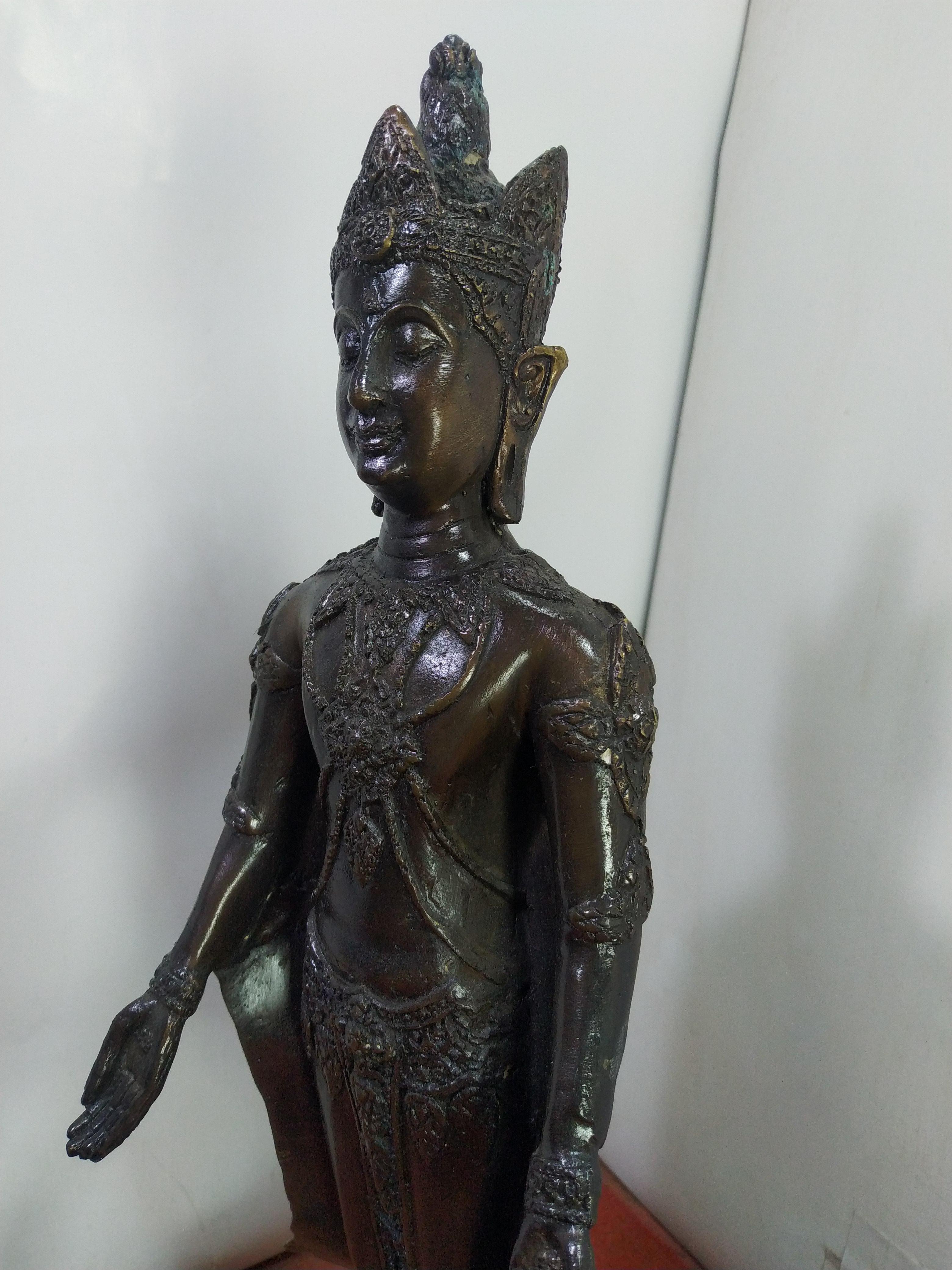 พระปางเปิดโลก รุ่นเปิดโลกรับทรัพย์ รุ่น๑ เนื้อสำริดลงยา