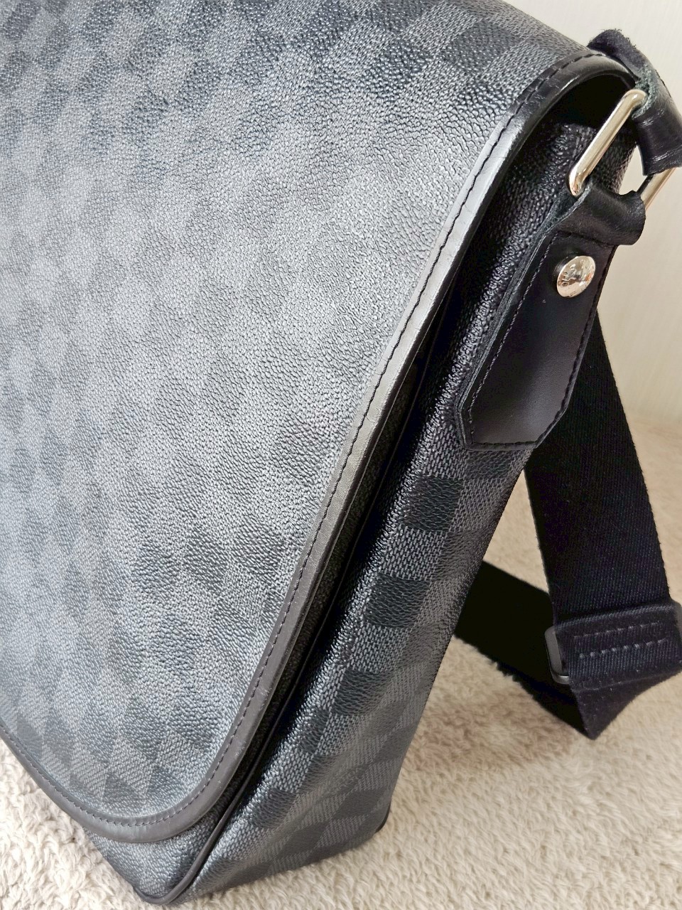 LV District GM Damier Graphite