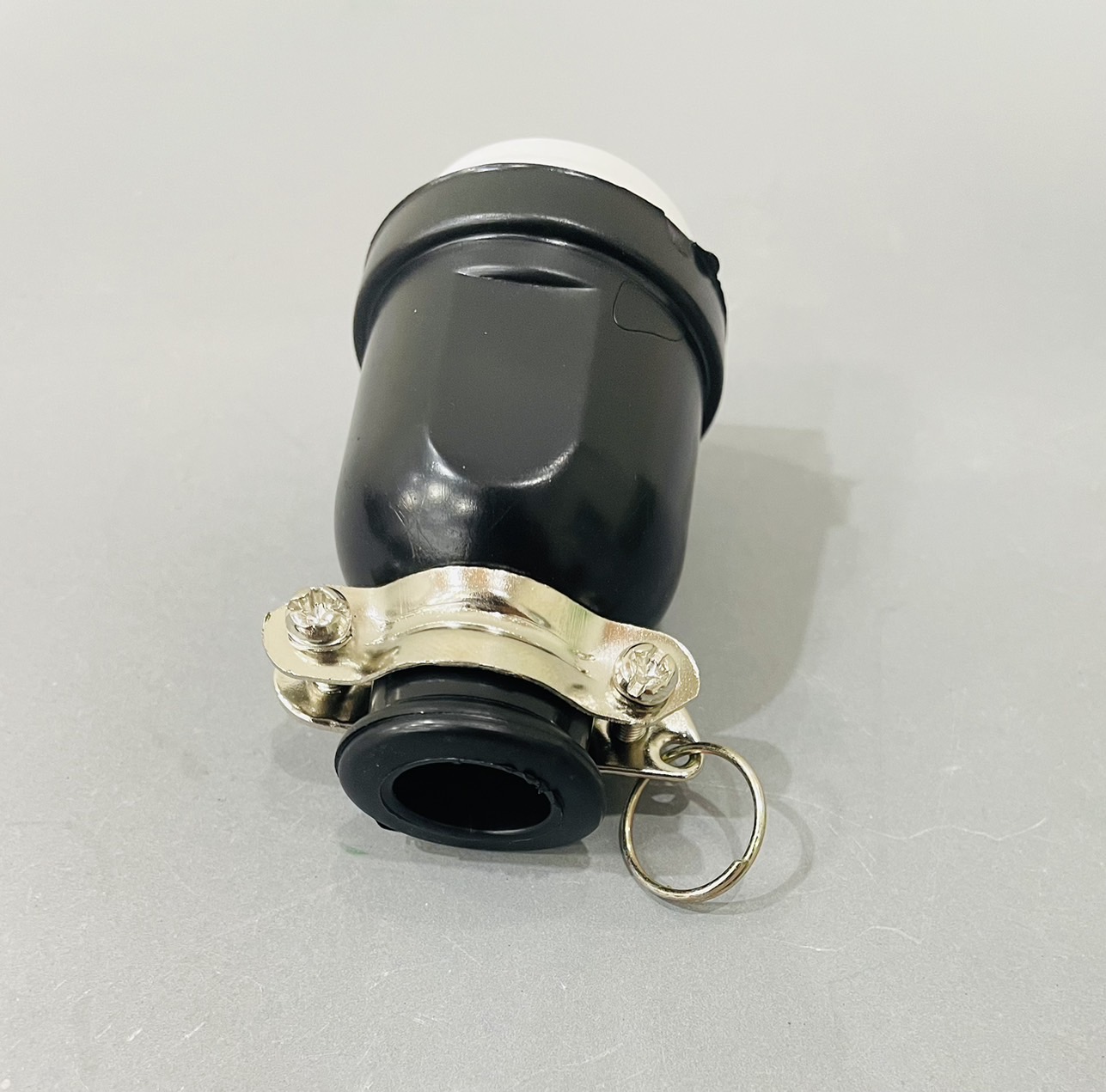 ปลั๊กยางกลม ตัวเมีย มีห่วง ขากลมแบน