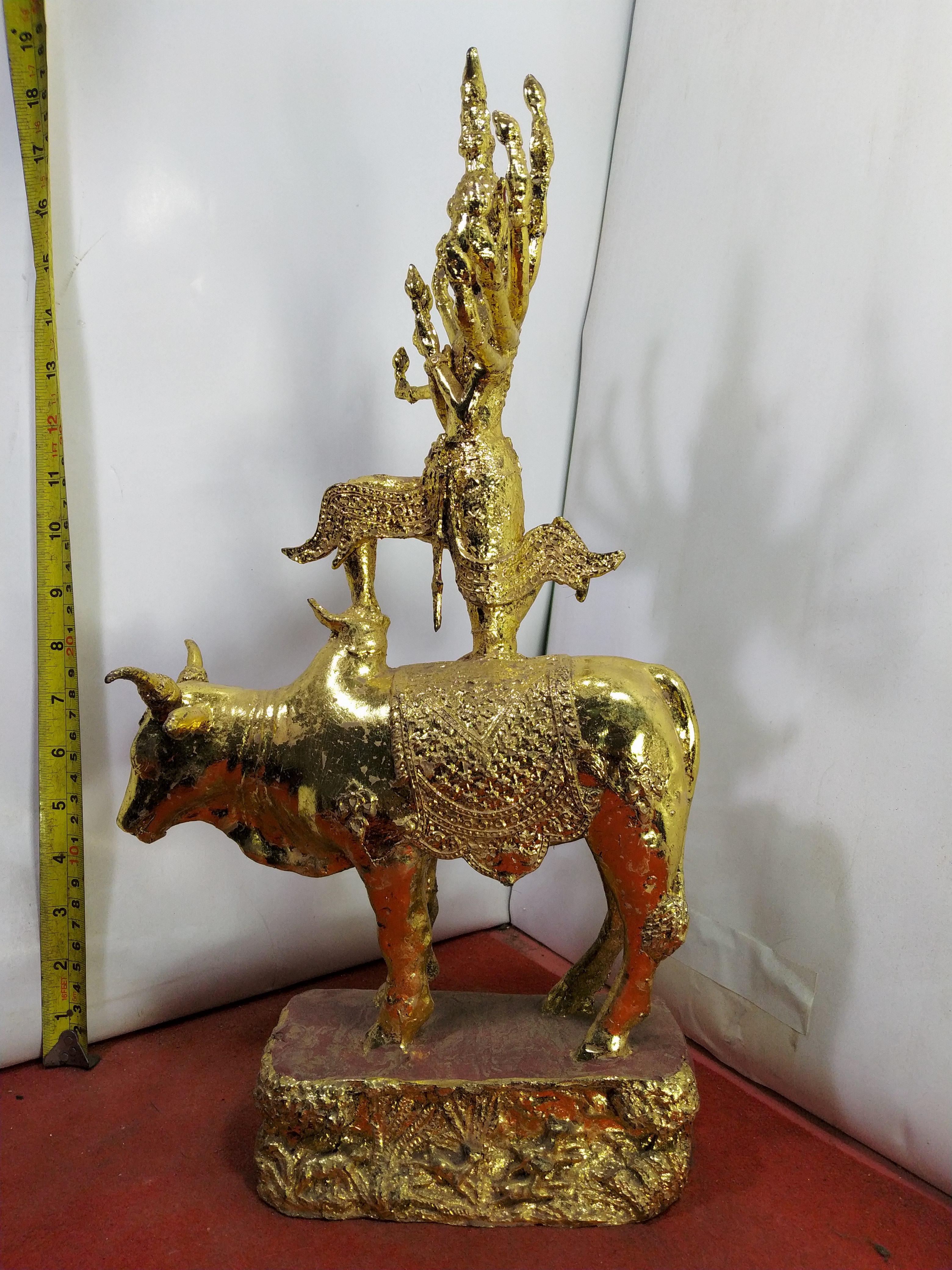 พระนารายณ์ ทรงโค เนื้อลงรักปิดทอง