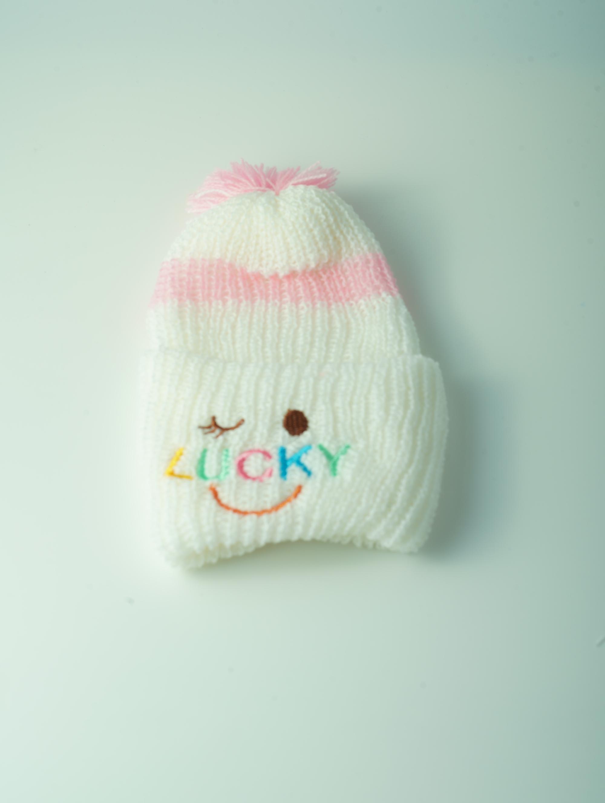 ขายส่ง หมวกไหมพรมเด็กแรกเกิด รุ่นขาวริ้ว-ปักLUCKY (ราคาต่อโหล) nongnini1988