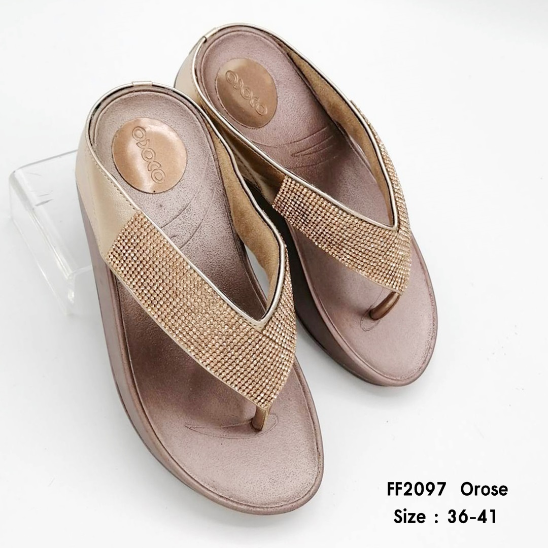 รองเท้าเพื่อสุขภาพ รองเท้าแตะคีบสไตล์fitflop ประดับด้วยอะไหล่เพชรเรียบหรู FF2097