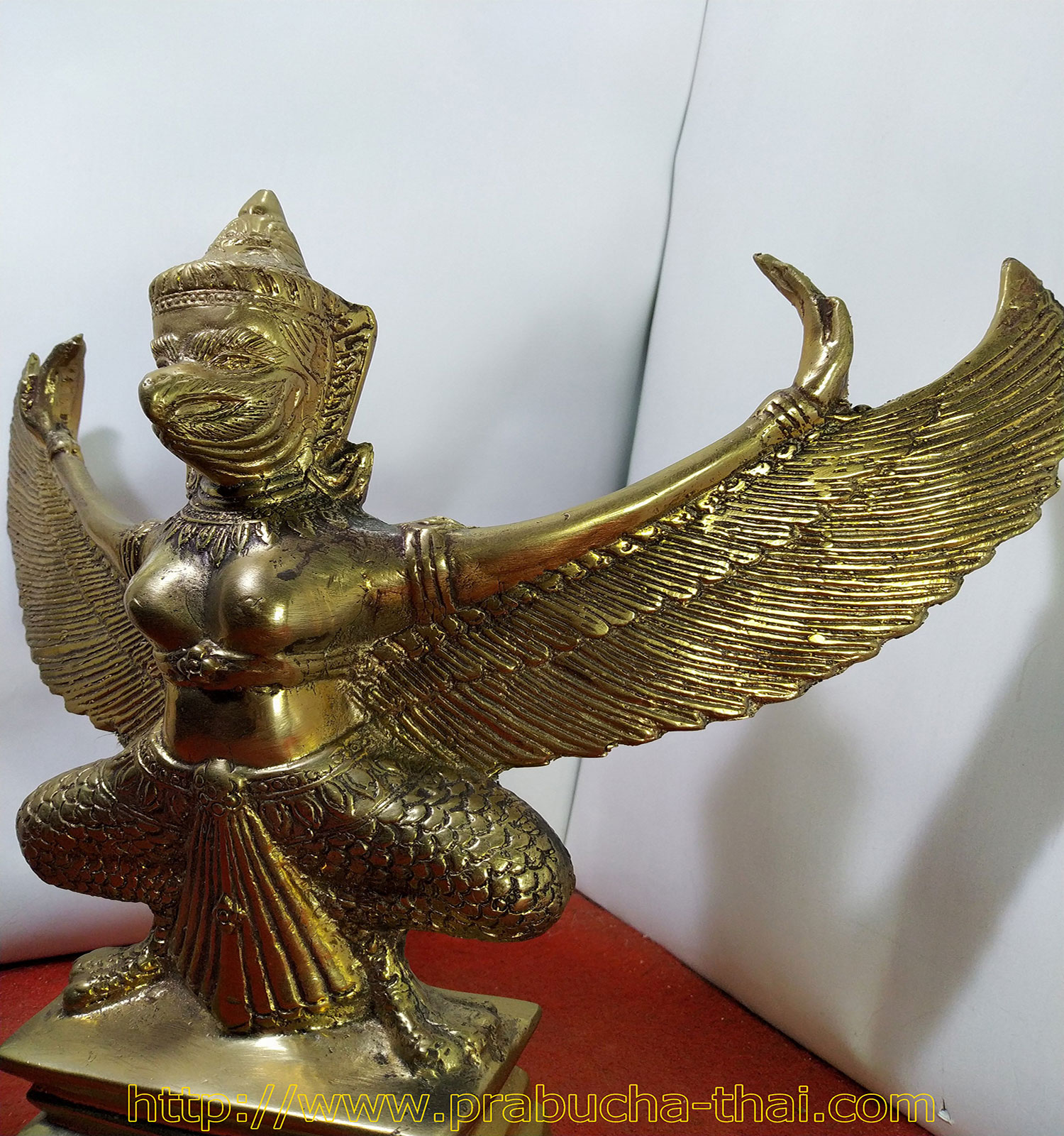 พญาครุฑ เนื้อโลหะทองเหลืองขัดเงา งดงามมาก