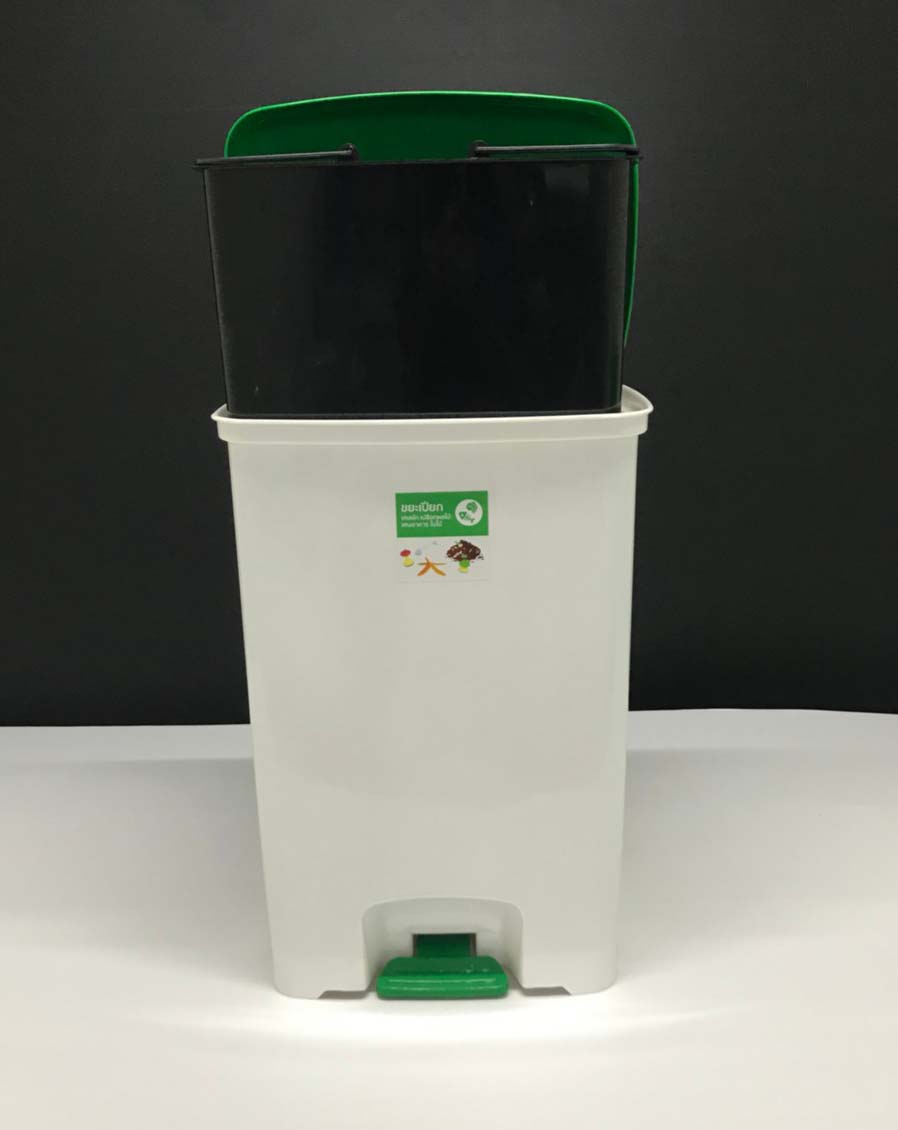 ถังขยะเท้าเหยียบ ทรงเหลี่ยม 42 ลิตร