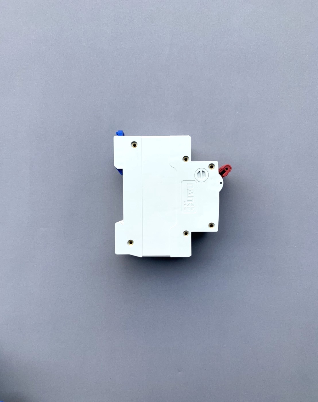 เมนเบรคเกอร์ 2P PMD42 เกาะราง นาโน