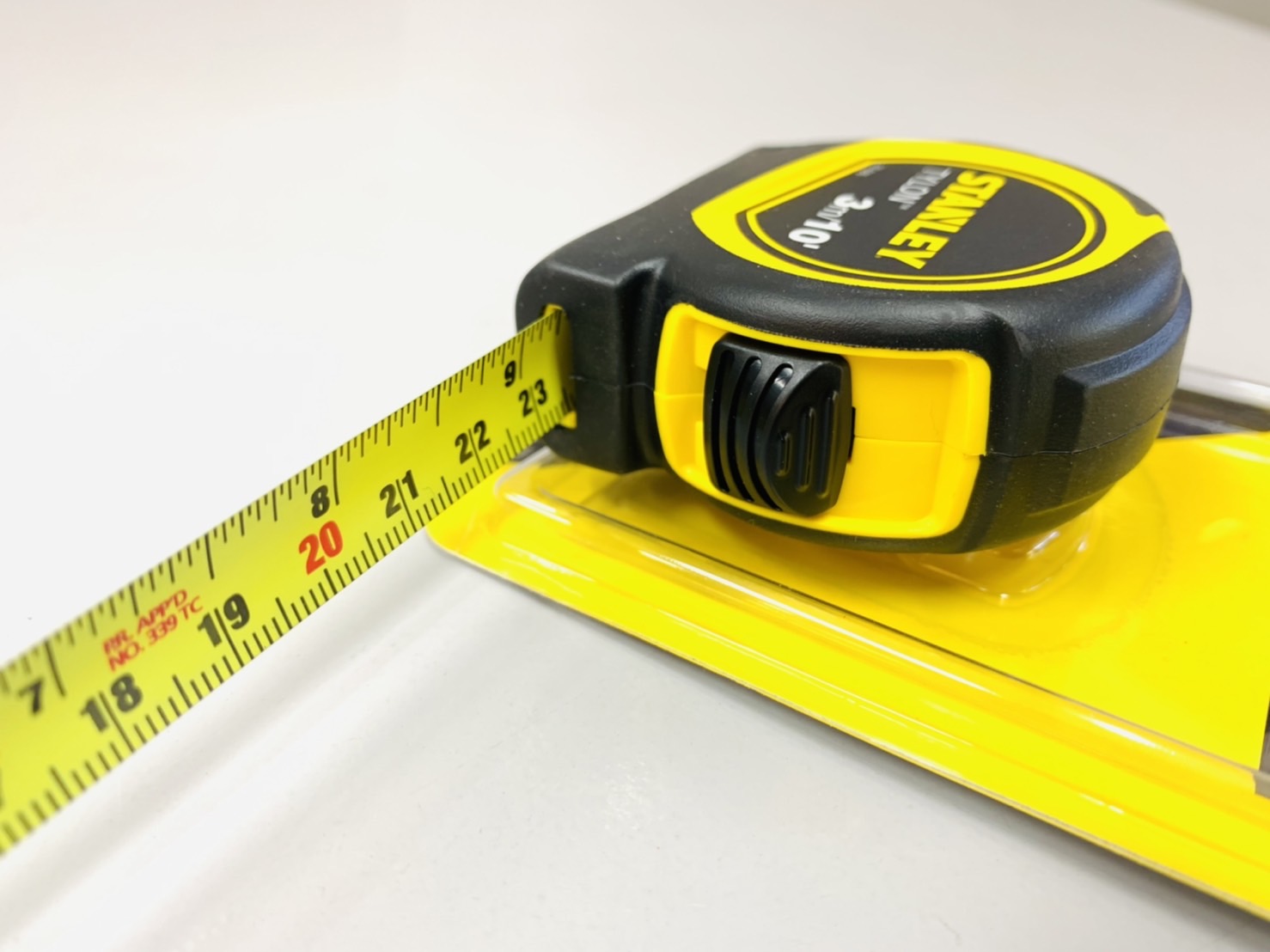 ตลับเมตร หุ้มยาง 3ม. สแตนเล่ย์