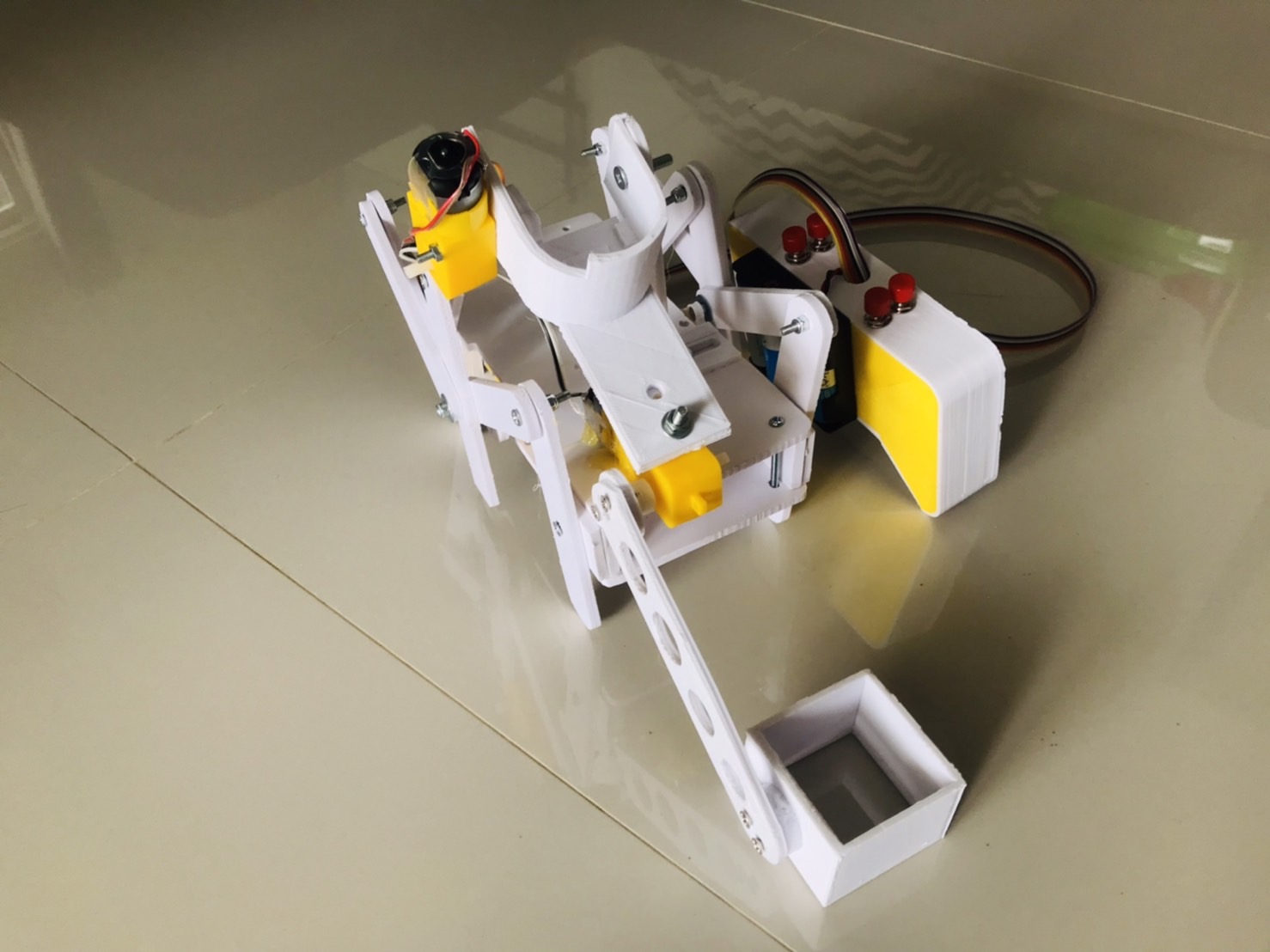 หุ่นยนต์นักบาสเกตบอล บังคับสาย (ประกอบเรียบร้อย) Ex