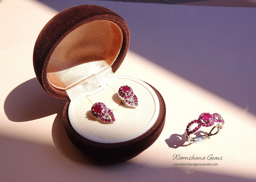 เซ็ทต่างหู,แหวนพลอยทับทิมแท้ สีชมพูอมแดงสวยมาก ตัวเรือนเงินแท้ ดีไซน์เก๋ใส่ติดนิ้วในชีวิตประจำวันได้เลยค่ะ ราคาโปรโมชั่น เหลือ 2,900-เท่านั้นจ้า