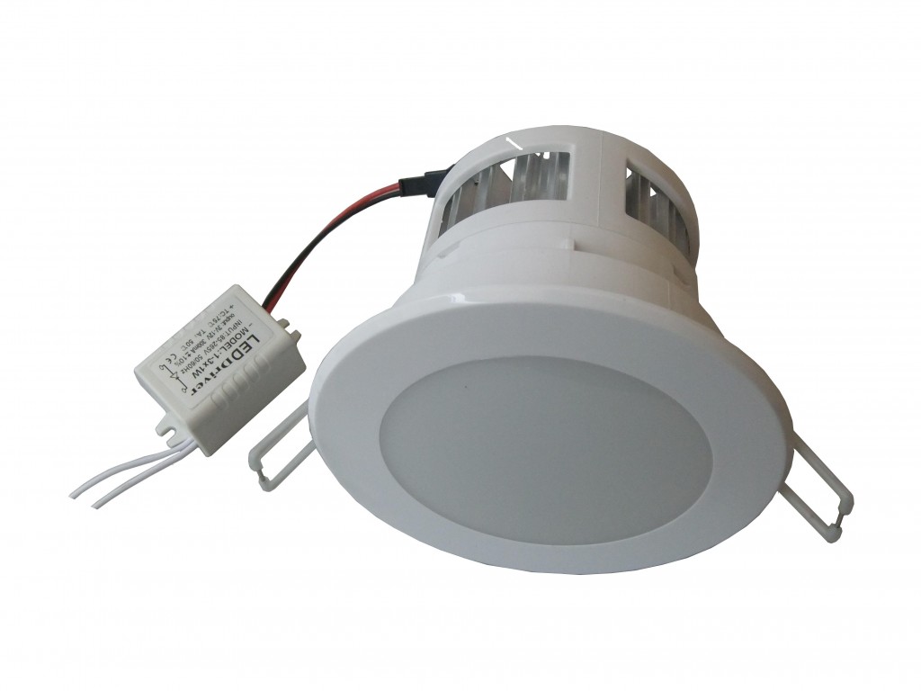 ชุดโคมไฟดาวน์ไลท์ (Down Light) 7w (หน้าเรียบ)