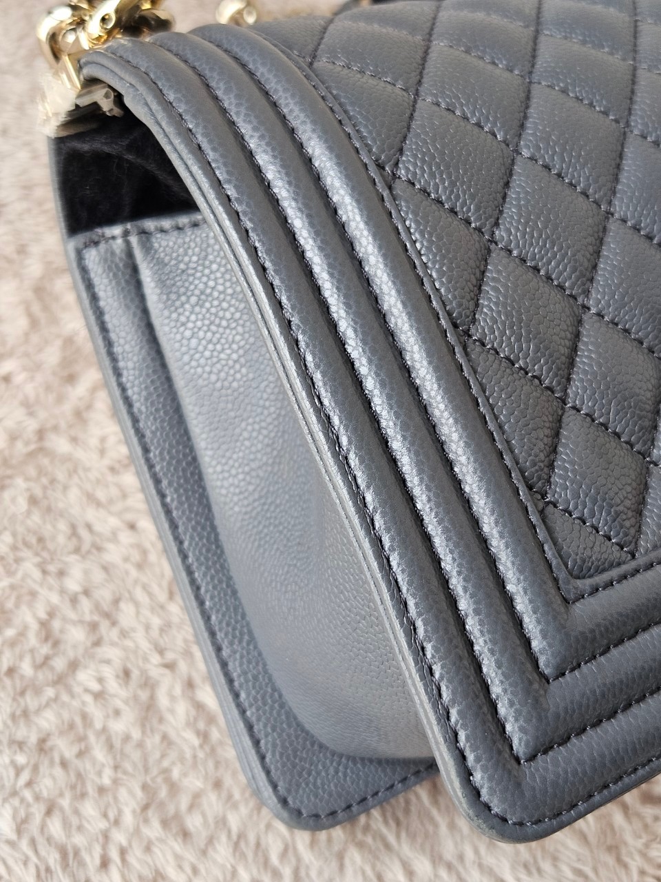 Chanel Boy 10 Cavier SHW สีเทา Microchip