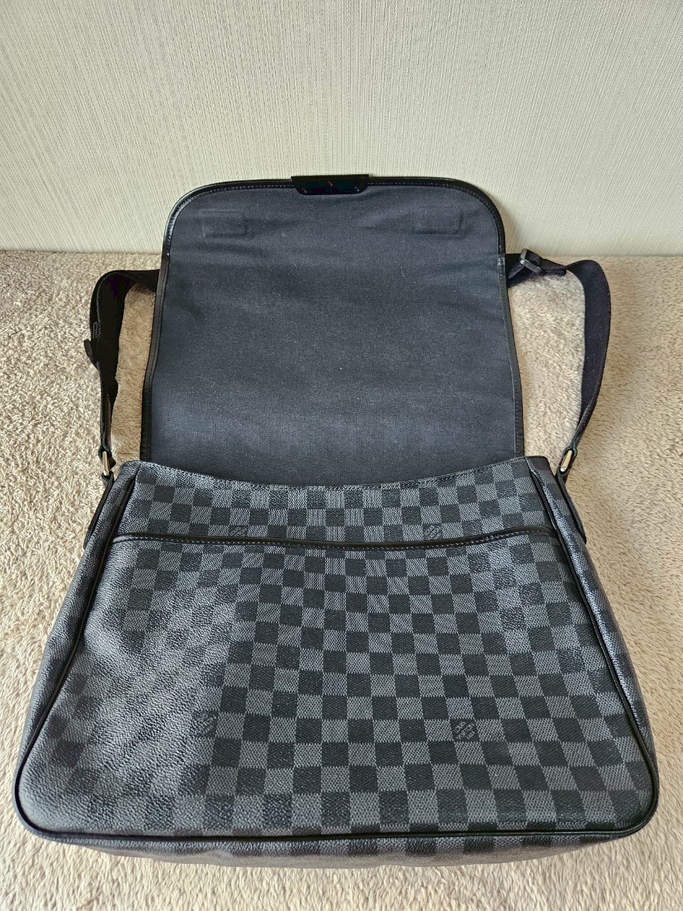 LV District GM Damier Graphite
