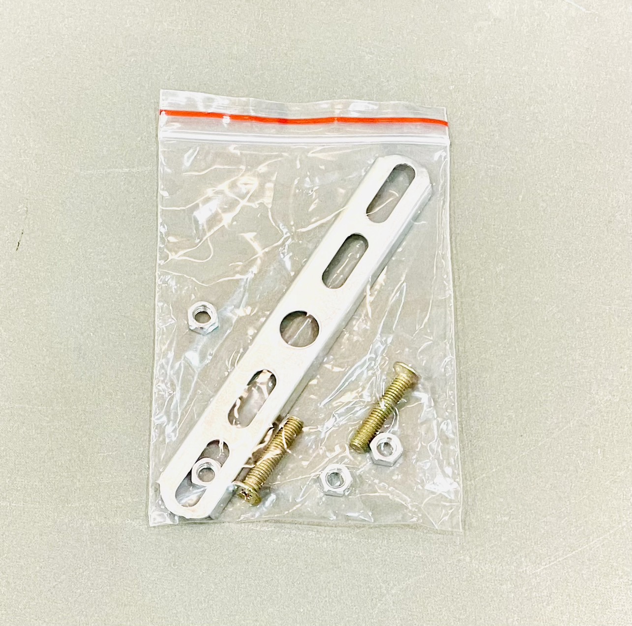 โคมดาวน์ไลท์ลอย ทรงเหลี่ยม สีขาว