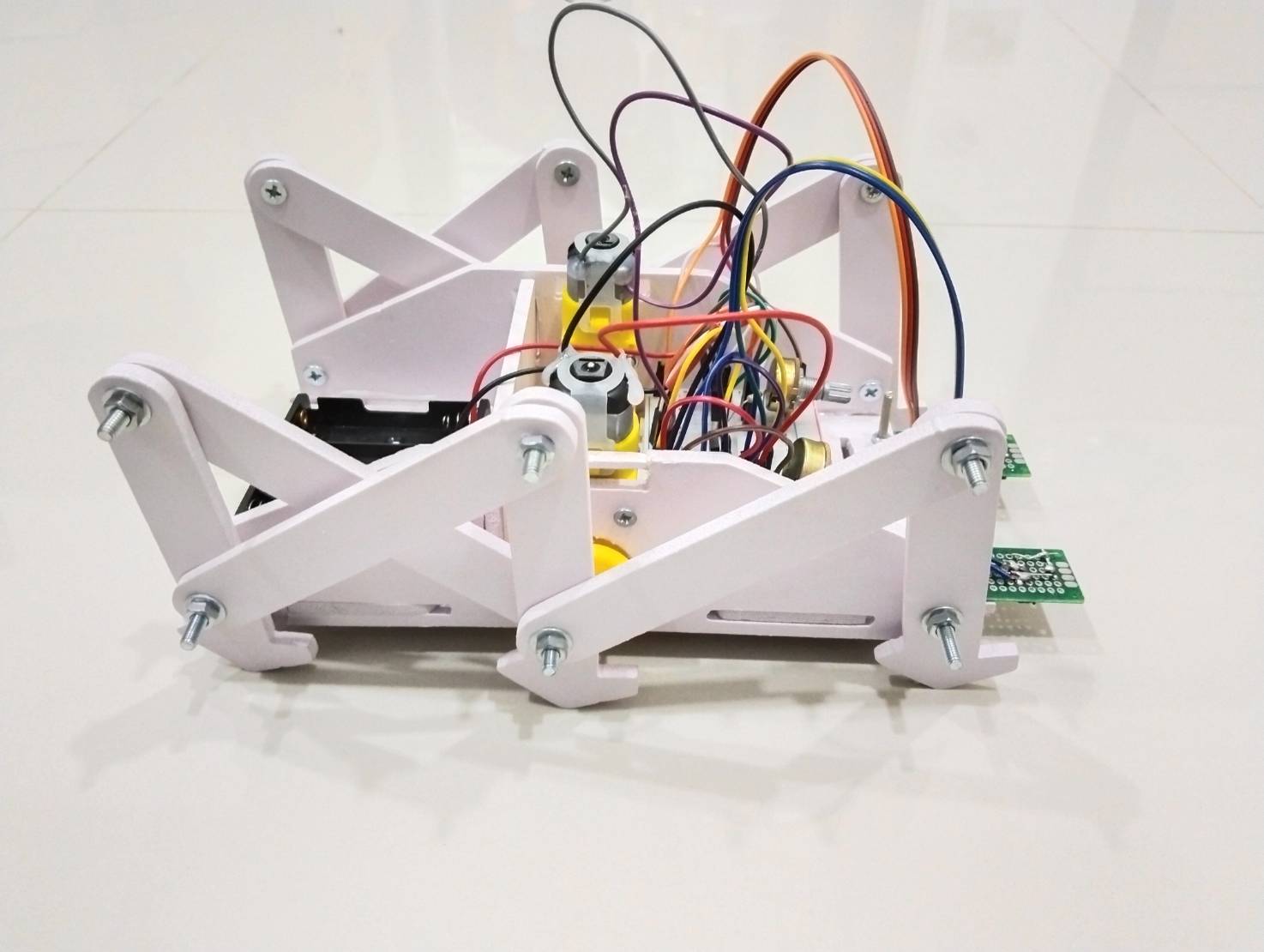 แผ่นพลาสวูดหุ่นยนต์ขาเดินแบบ 6ขา รุ่น V3 Ex