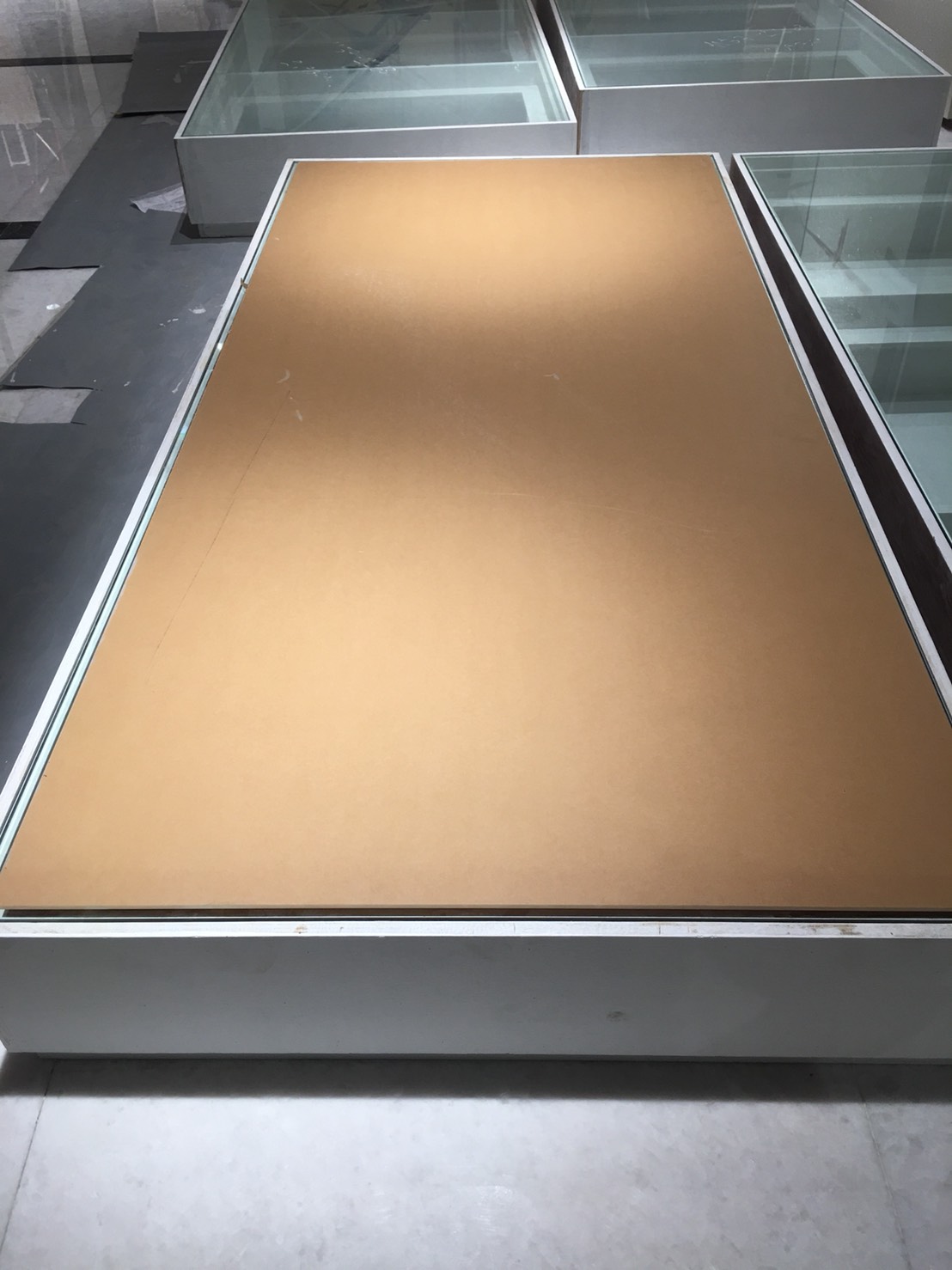 งานผลิตติดตั้ง อะคริลิค 5 มม.วางไฟ ทำสี ติดอะคริลิค่ใส 15 มม. พร้อมติดตั้งราคาโรงงาน