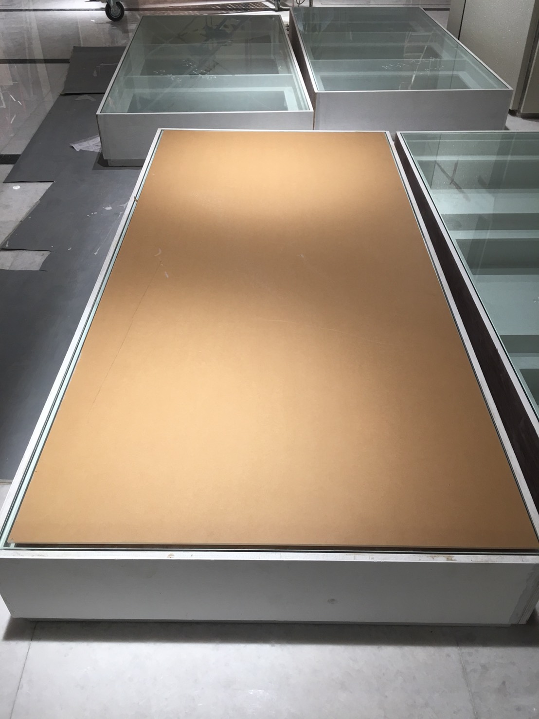 งานผลิตติดตั้ง อะคริลิค 5 มม.วางไฟ ทำสี ติดอะคริลิค่ใส 15 มม. พร้อมติดตั้งราคาโรงงาน