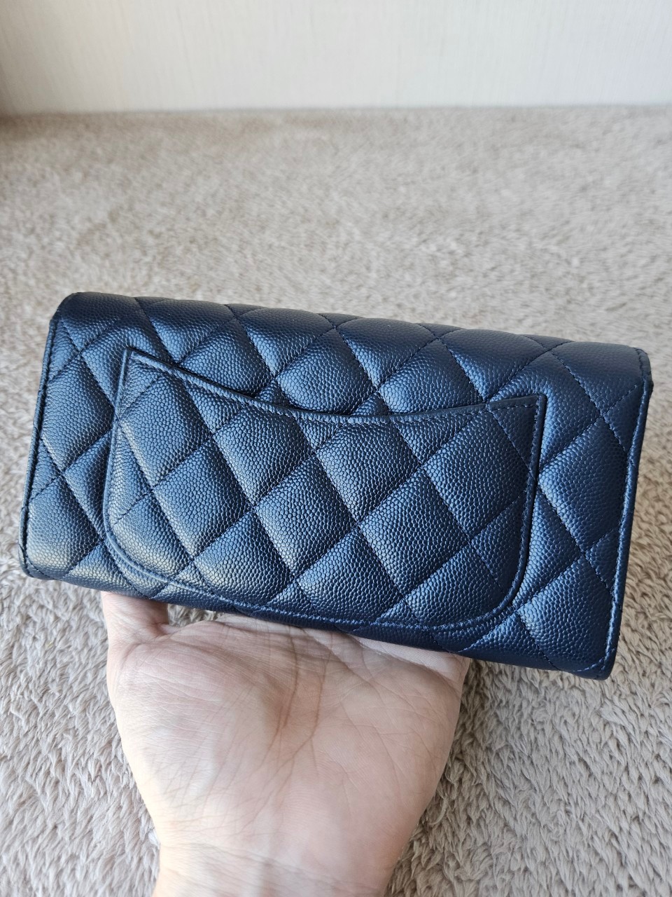 Chanel Sarah Navy wallet holo31
