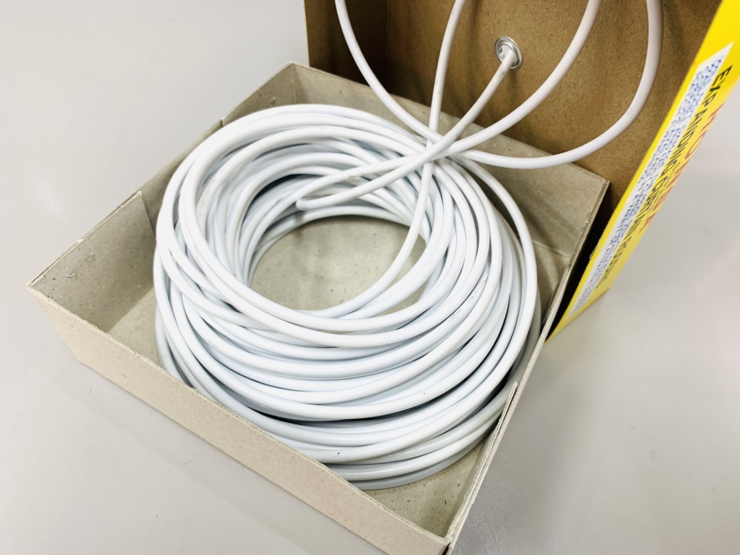 ลวดแขวนม่าน (กล่อง20เมตร)