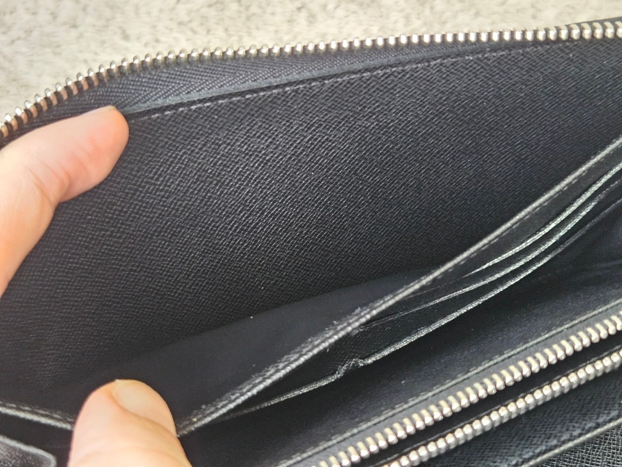 LV EPI Zippy Organizer Long Wallet