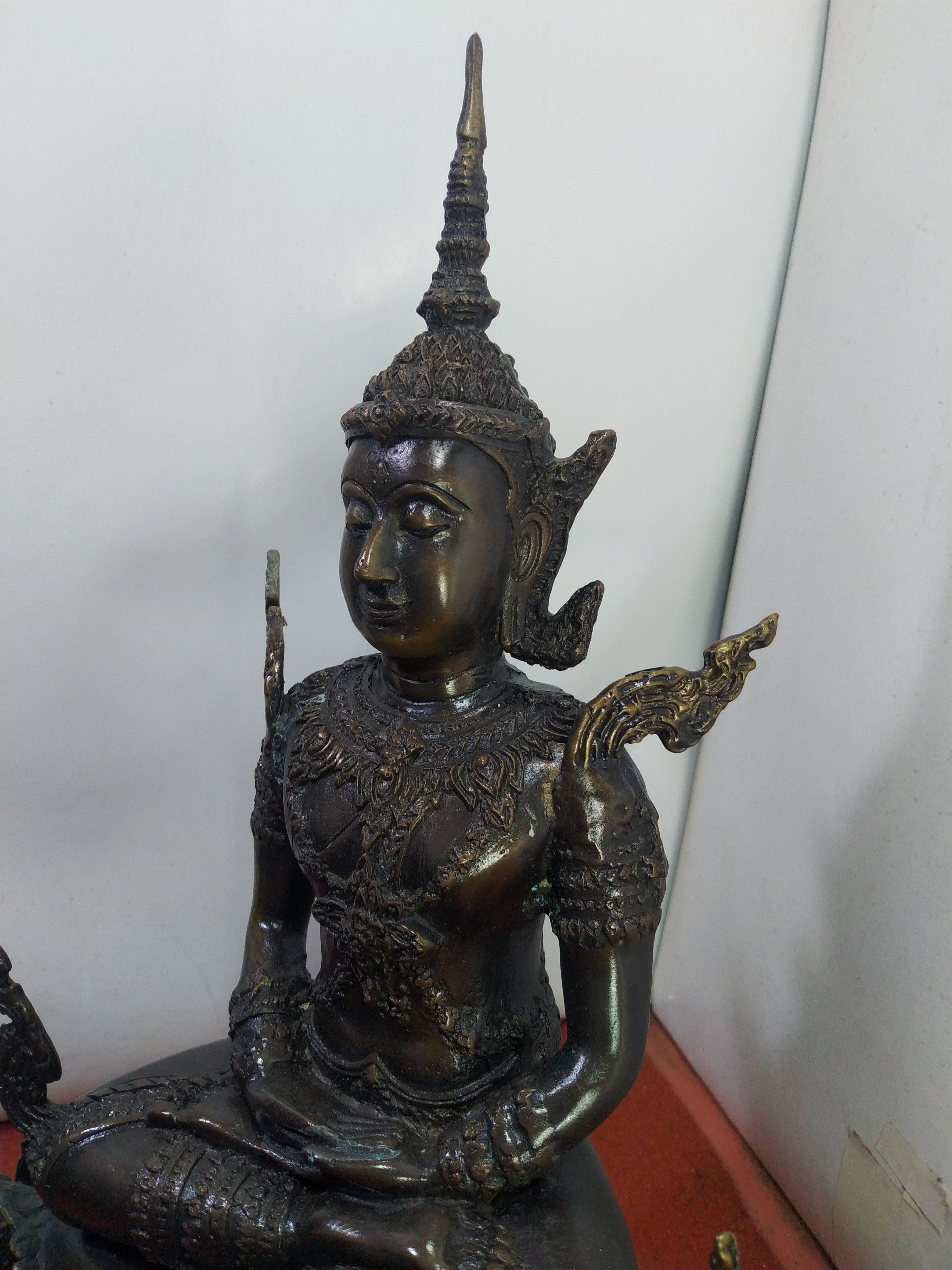 สมเด็จพระมหาจักรพรรดิ์ สมเด็จองค์ปฐม มหาจักรพรรดิทรงเครื่อง ประทับพระราหูนาคเกี้ยว เนื้อโลหะทองเหลือง ผิวมันปู