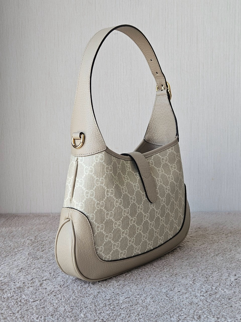 Gucci Jackie 1961 Small beige