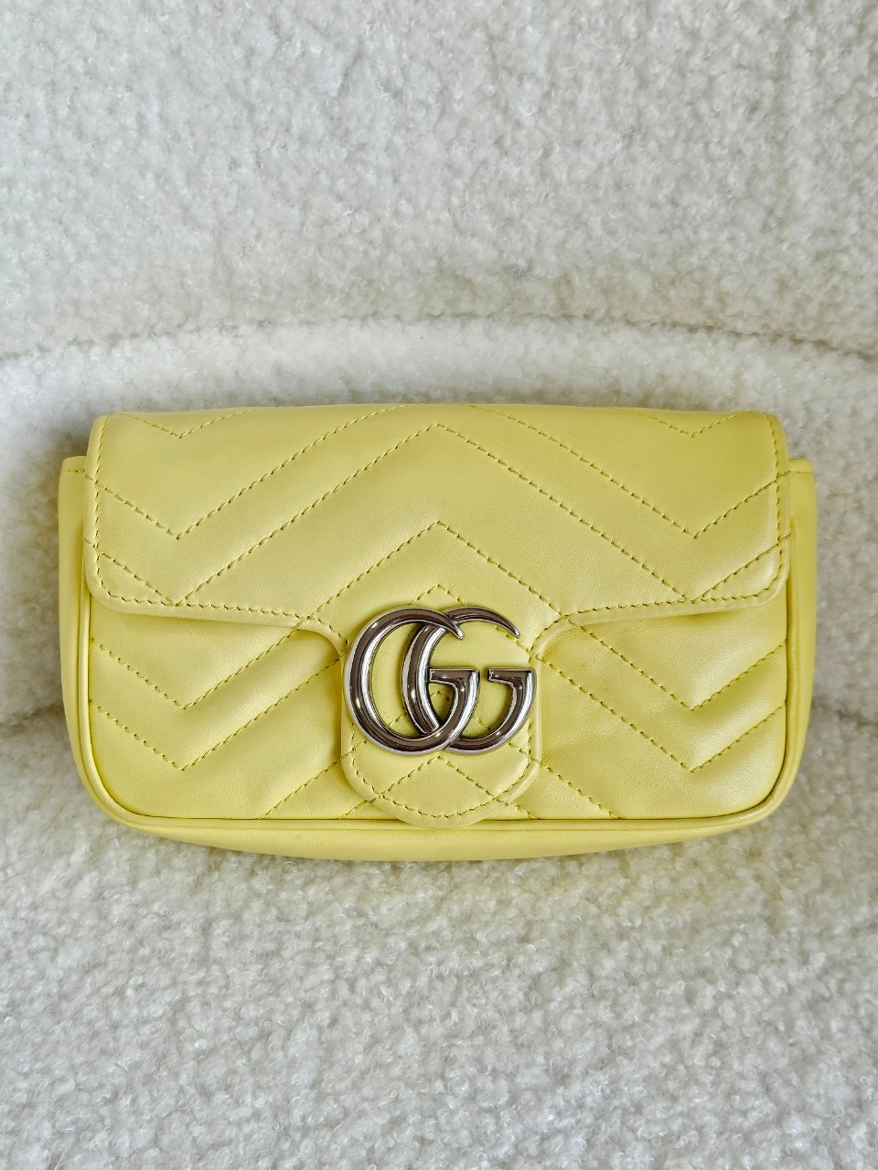 Gucci Marmont Super Mini สีเหลือง