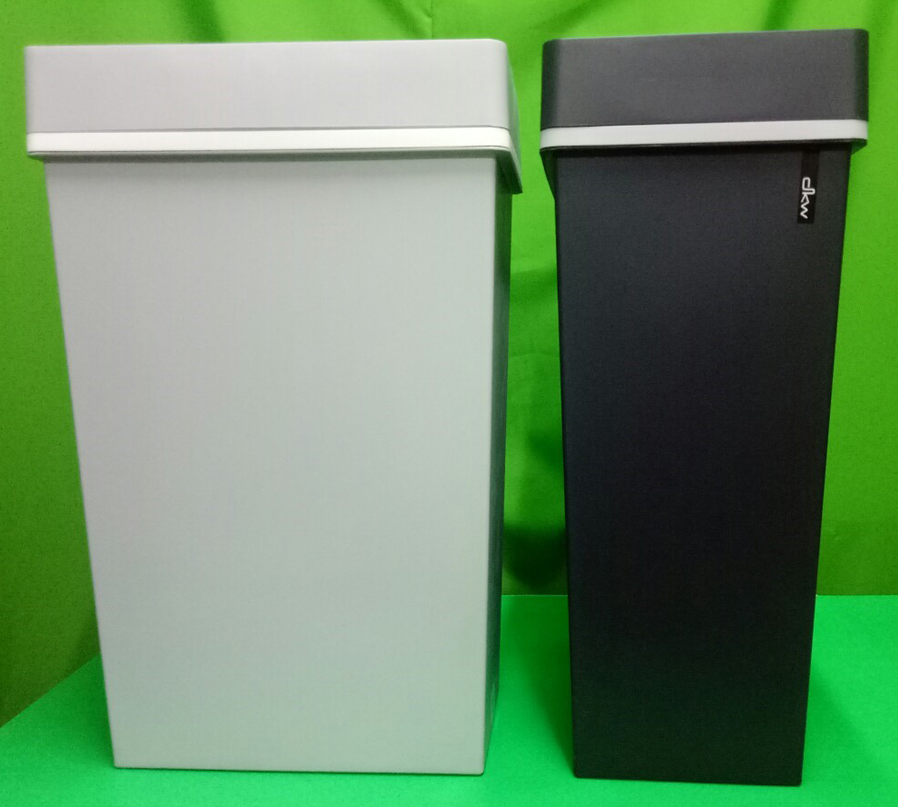 ถังขยะทรงเหลี่ยม ฝาปิด 40 ลิตร