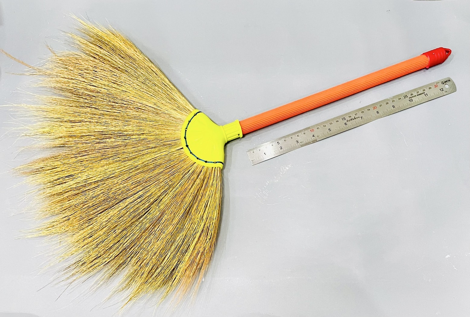 ไม้กวาดอ่อน ด้ามสั้น