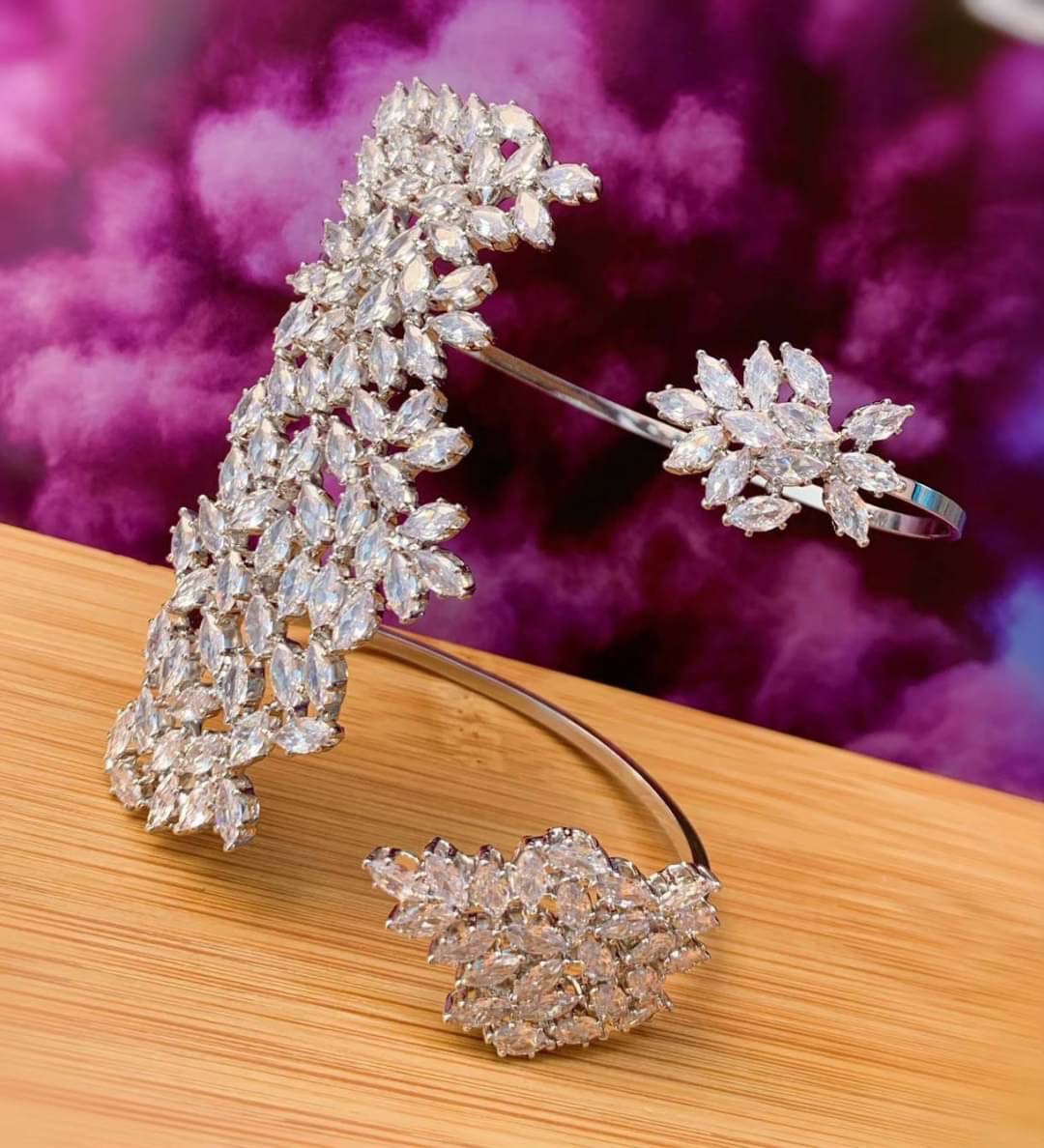 ข้อมือ เพชรCz สนับมือเพชรcz