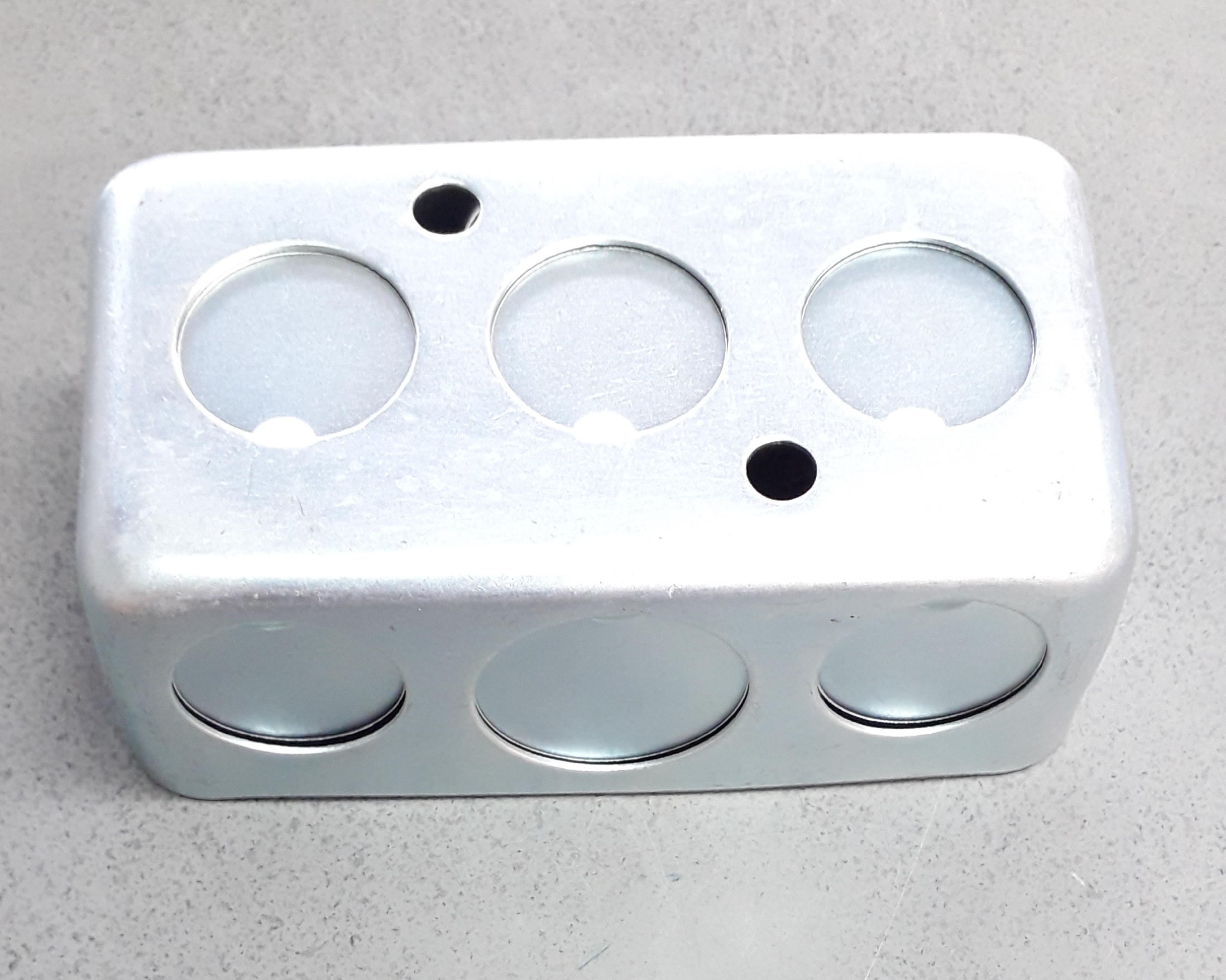 แฮนดี้บ็อก 2x4 ตื้น (บ็อกสังกะสี)