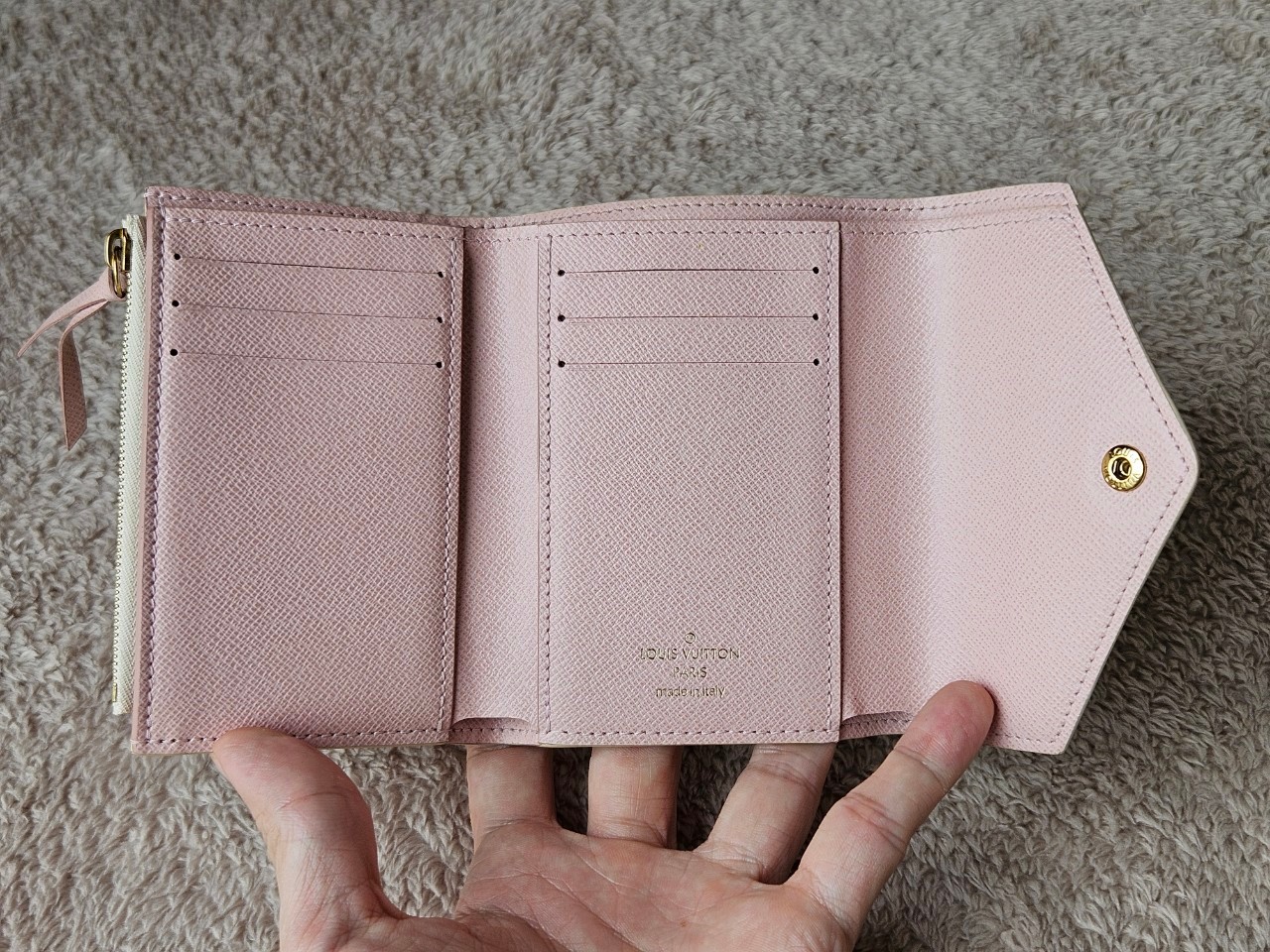 LV Victorie Azur ปี21 microchip