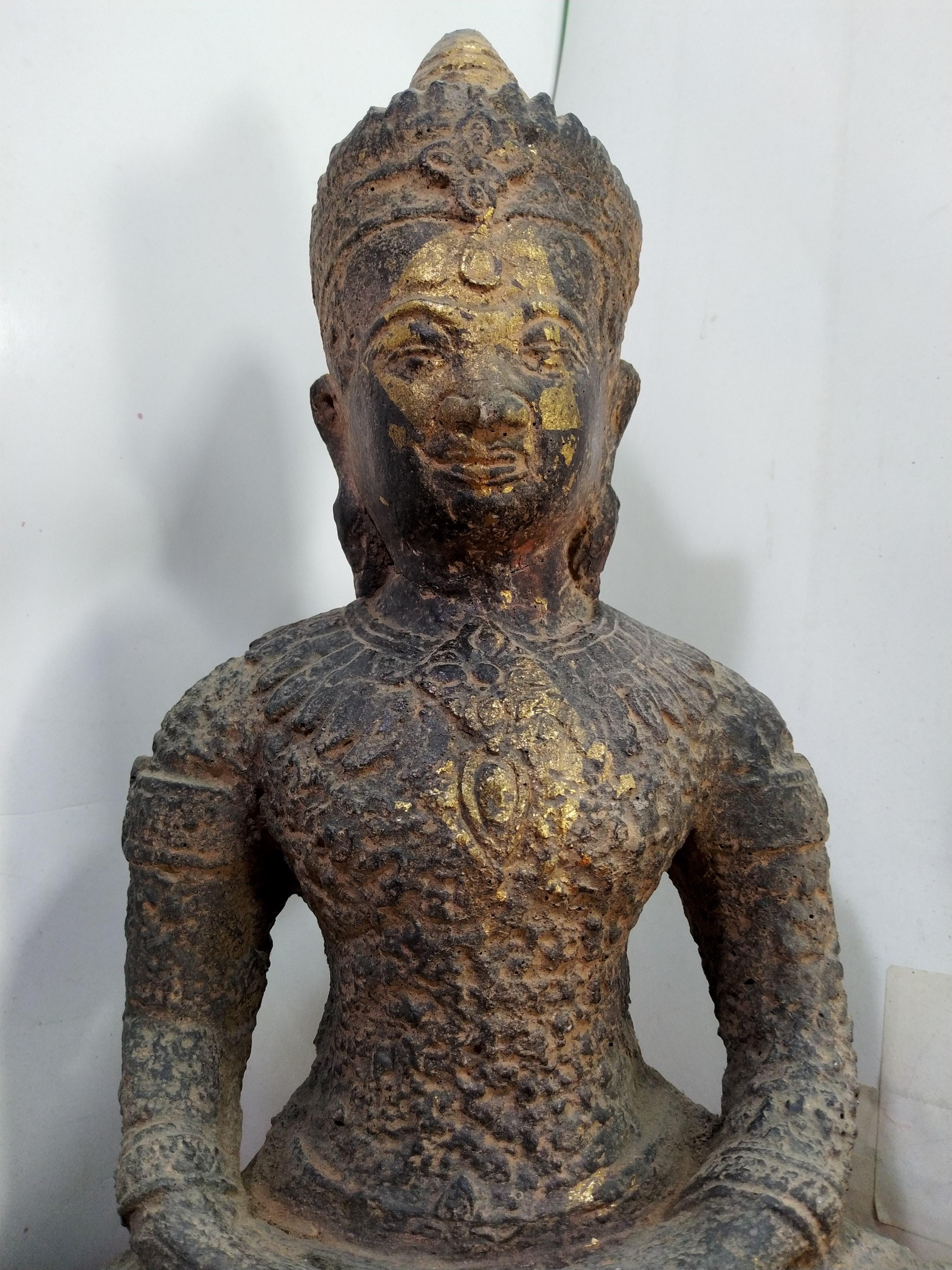 พระลพบุรี หน้าตัก8นิ้ว ปางสมาธิ ้เนื้อศิลา