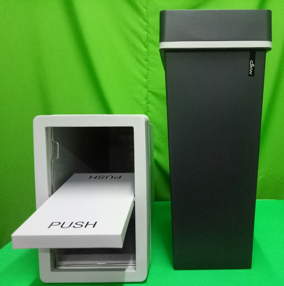 ถังขยะทรงเหลี่ยม ฝาปิด 40 ลิตร