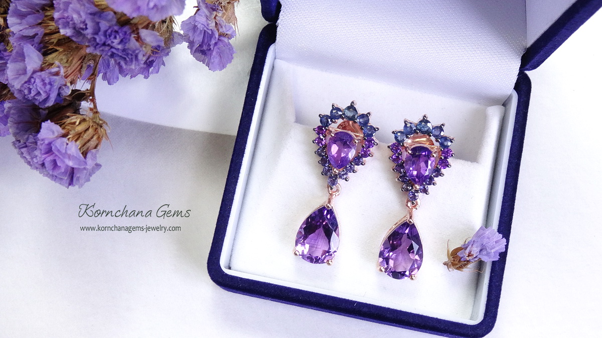 ต่างหูอเมทิสท์ทรงลูกแพรสีม่วงเข้มสวย เม็ดใหญ่ ด้านบนล้อมพลอยสีน้ำเงิน ต่างหูห้อยยาว สวยสง่า เลอค่าสไตล์เจ้าหญิง เหมาะสำหรับงานเลี้ยง งานแต่งงาน