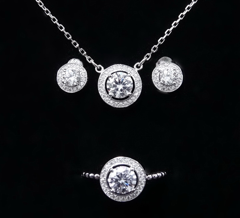 เซ็ทสร้อยคอเงินแท้ silver 925 ในเซ็ทประกอบด้วยสร้อยคอพร้อมจี้เพชร,ต่างหูเพชร และแหวนเพชร cz (cubic zirconia) เกรดพรีเมี่ยม