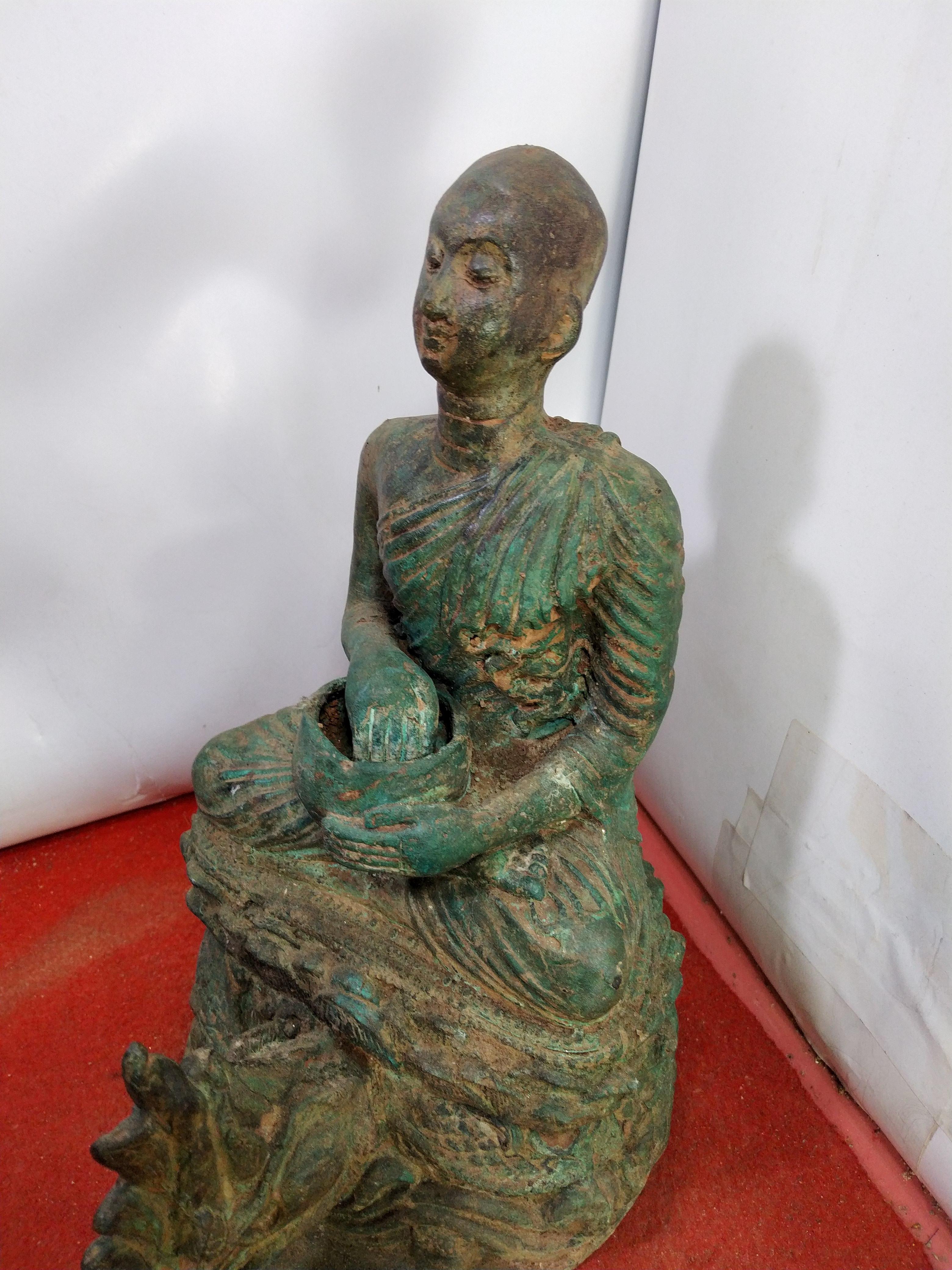 พระอุปคุต ปางจกบาตร ฐานนาคราช สูง 10 นิ้ว