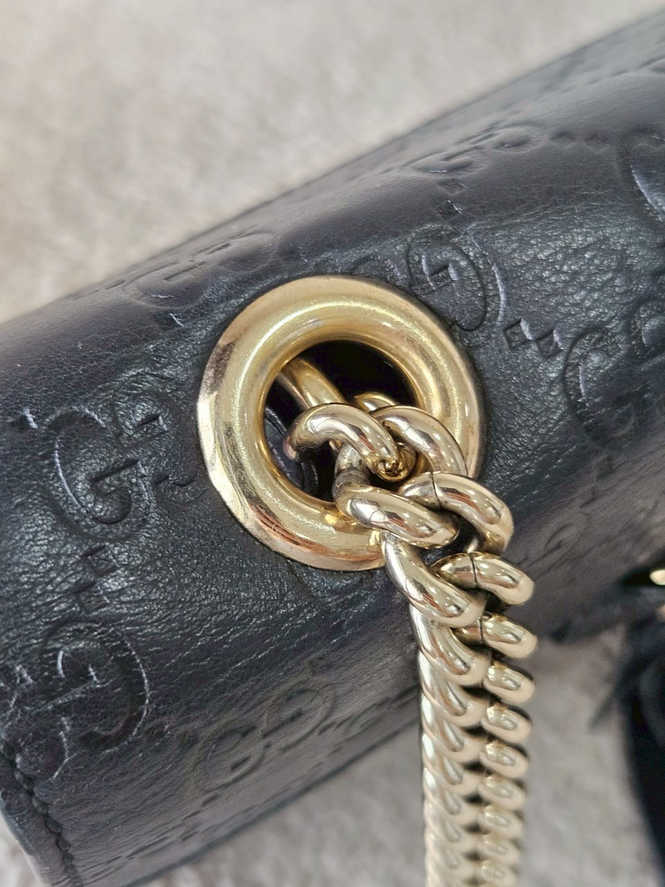 Gucci 295402 Emily Guccissima Medium