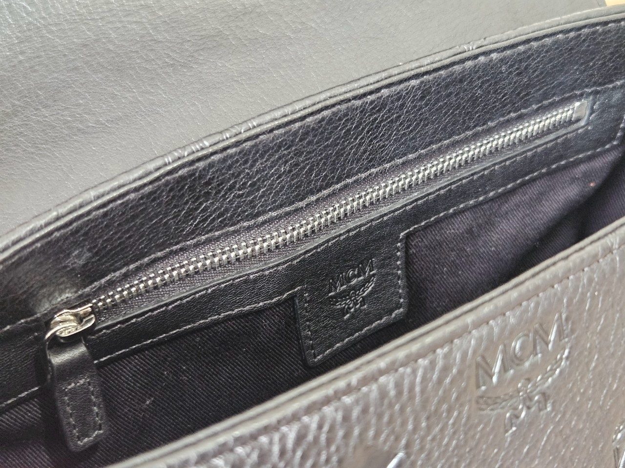 MCM Essential Crossbody Leather Black