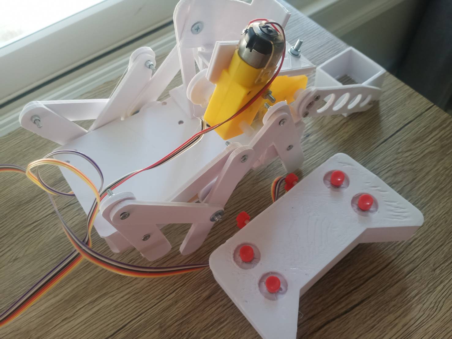 หุ่นยนต์นักบาสเกตบอล บังคับสาย (ประกอบเรียบร้อย) Ex