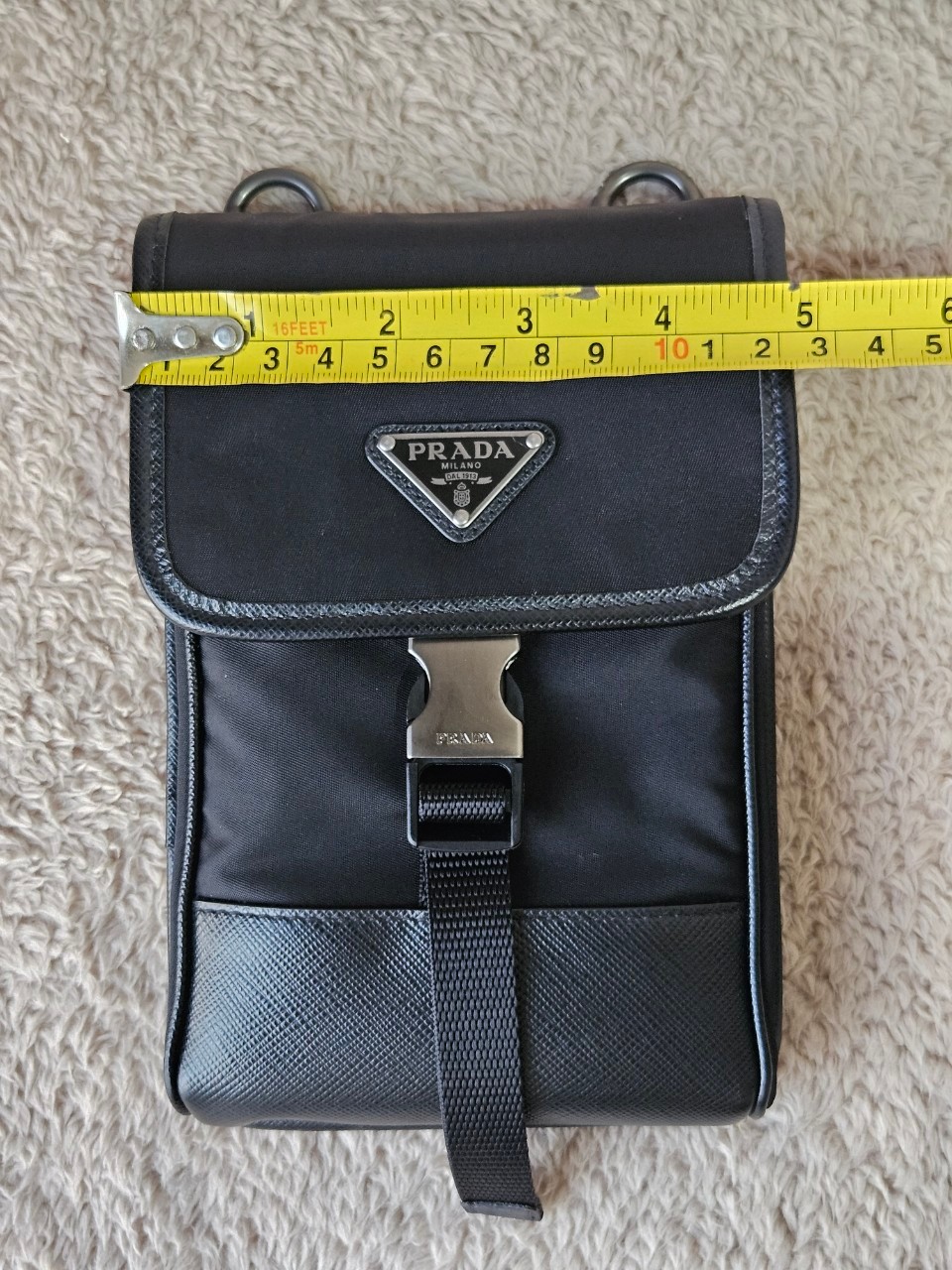 Prada Re-Nylon Smartphone Case สีดำ