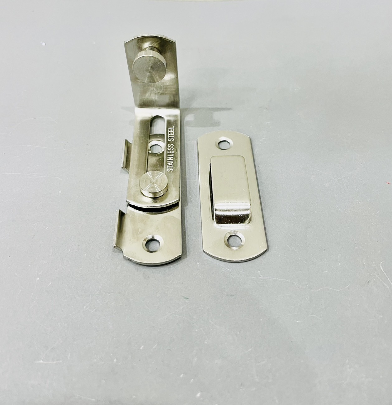 กลอนสับห้องน้ำ 4" รุ่นสับหมุด 90องศา