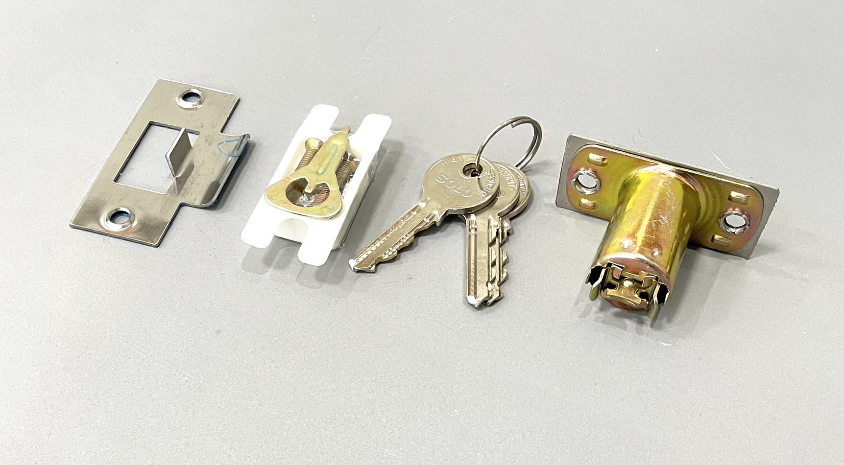 ลูกบิดประตู SOLO #641SS มีกุญแจ กลมด้าน รุ่นกล่อง