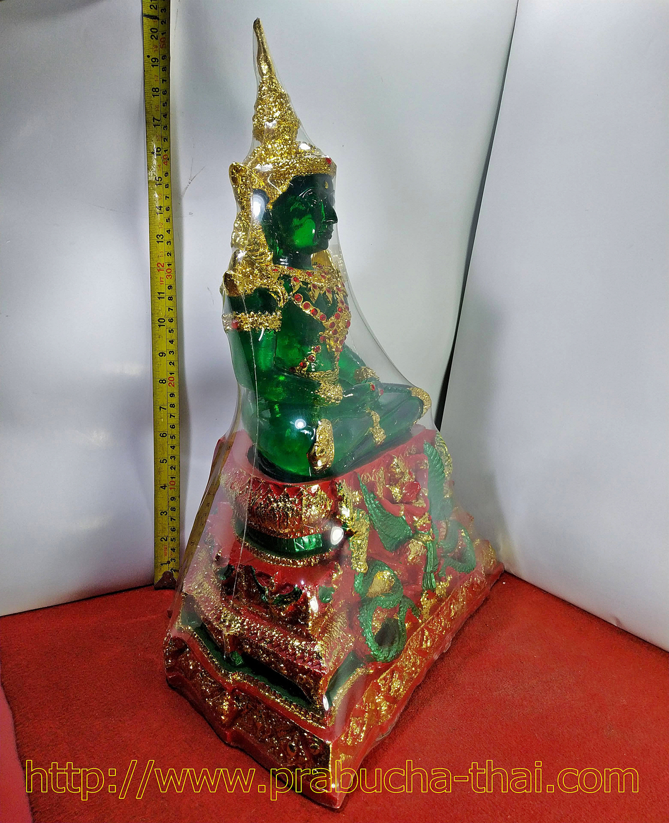 พระแก้วมรกต ฐาน 13 นิ้ว เนื้อเรซิ่น งดงาม