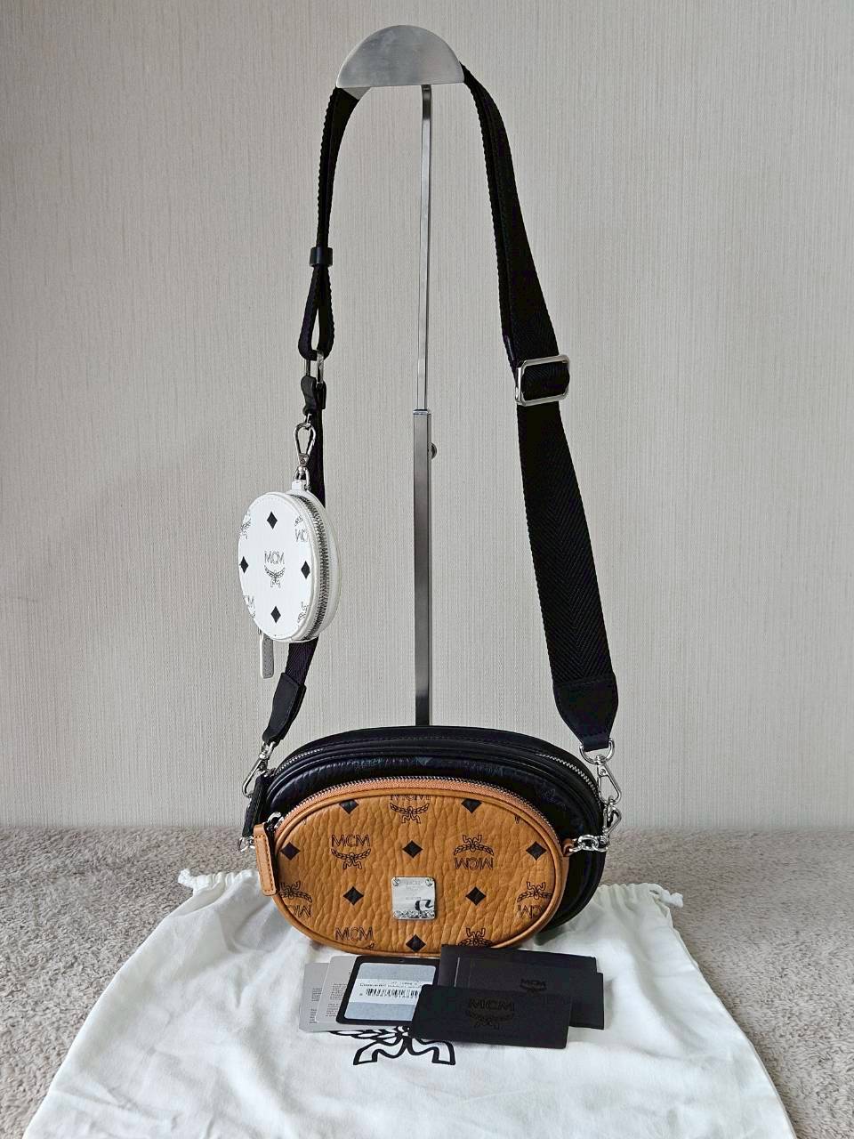 MCM Essential Pouch Orginal Black White