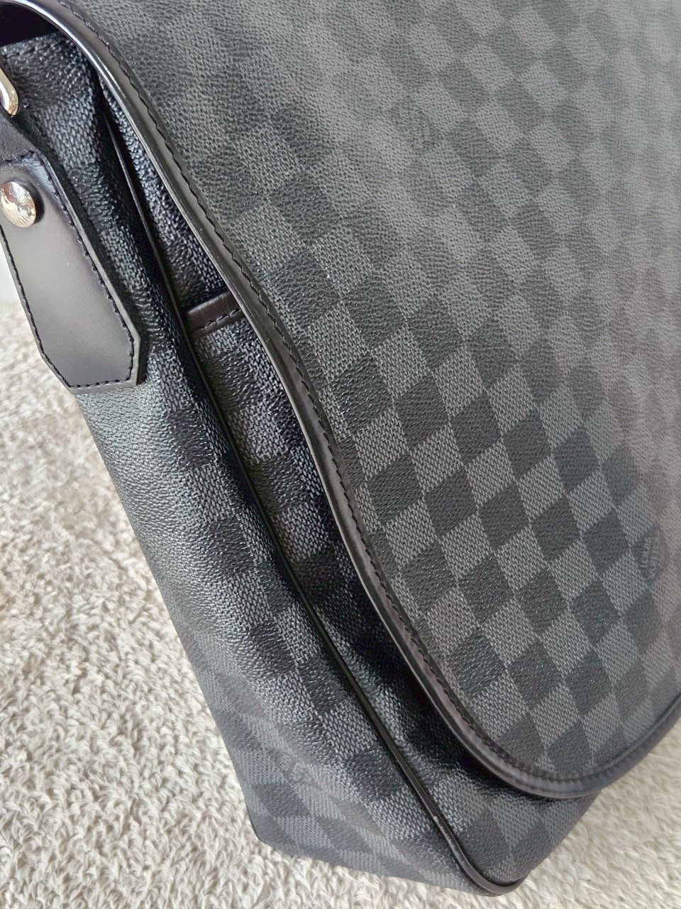 LV District GM Damier Graphite