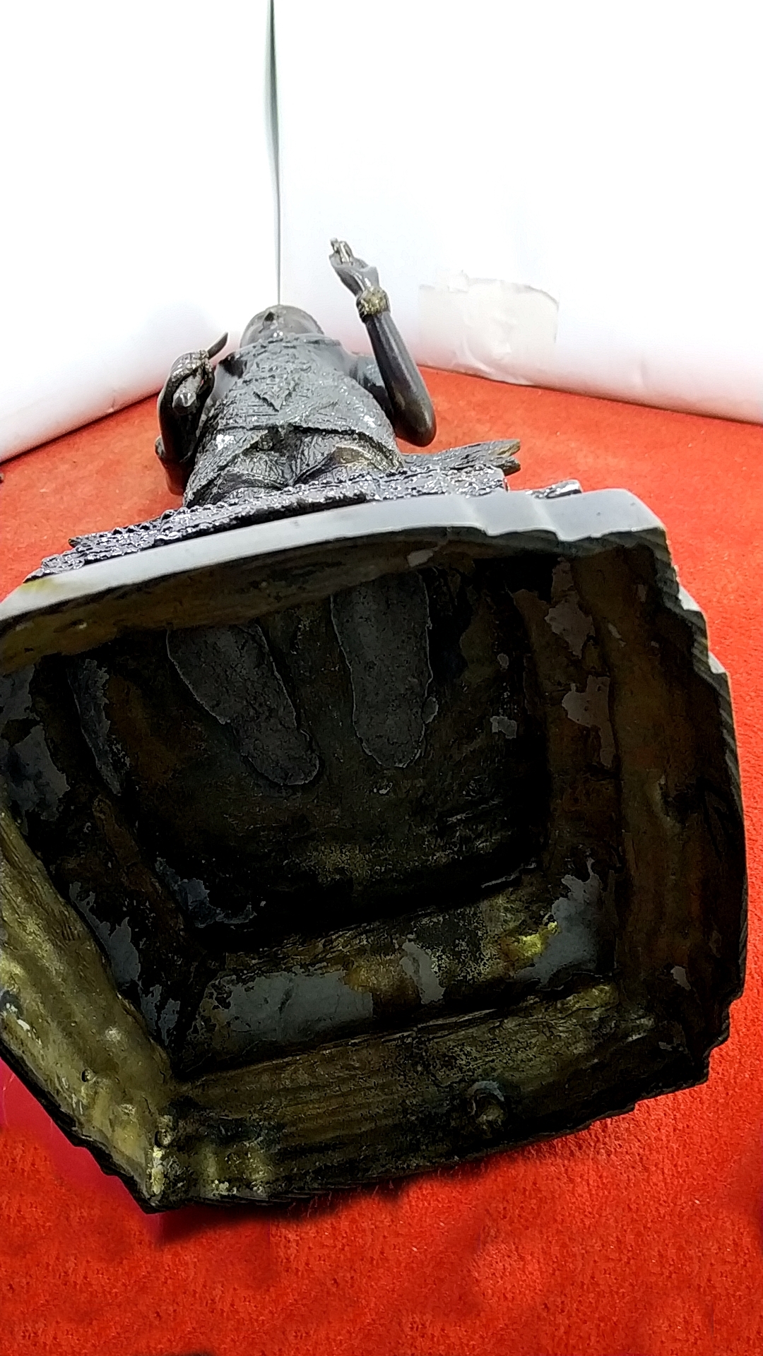 พระสยามเทวาธิราช สูง 22 นิ้ว เนื้อโลหะสำริดรมดำ