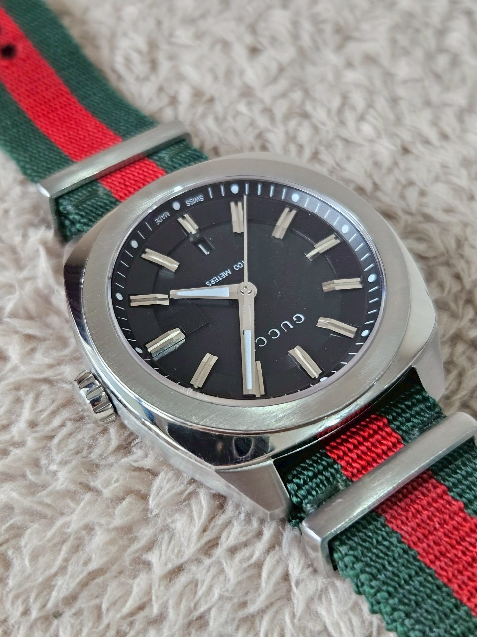 Gucci watch ya142305